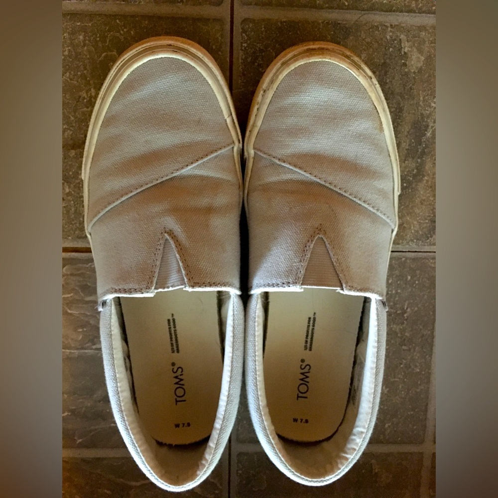 Toms Shoes